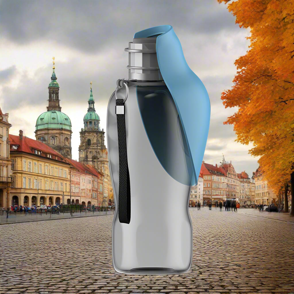 Multifunktionale Reise-Trinkflasche: Integrierter Faltnapf für unterwegs von FurLaati
