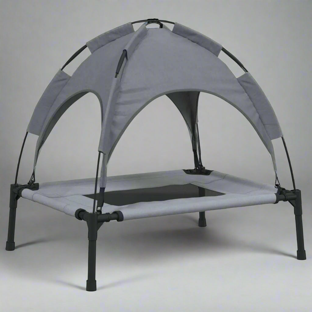 Stilvolle Outdoor-Hundeliege mit Sonnendach aus Oxford-Gewebe Von FurLaati