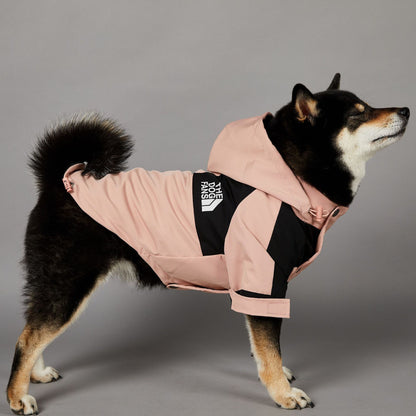 Robuster Hunde- und Katzenmantel: Wind- und Wasserabweisend in Farbenpracht. Von FurLaati
