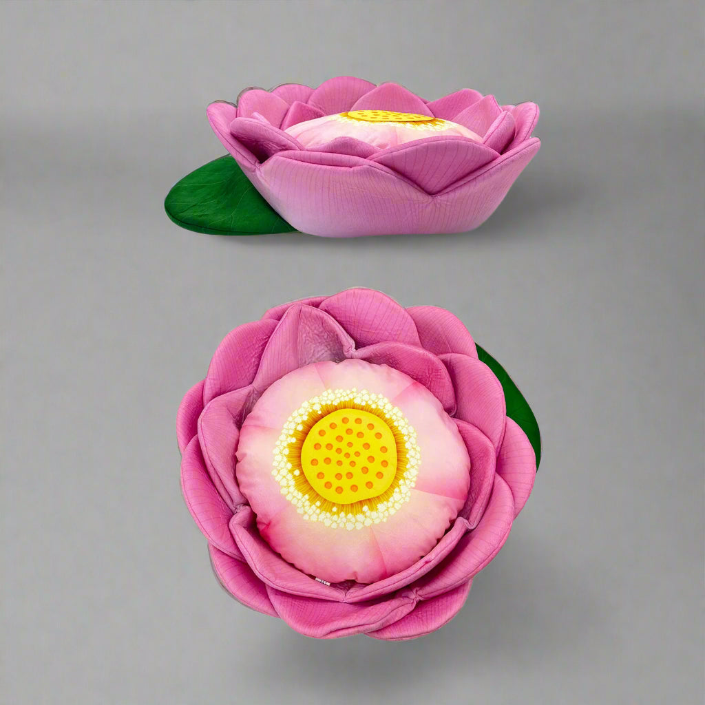 Lotus-Katzenbett aus Plüsch Von FurLaati