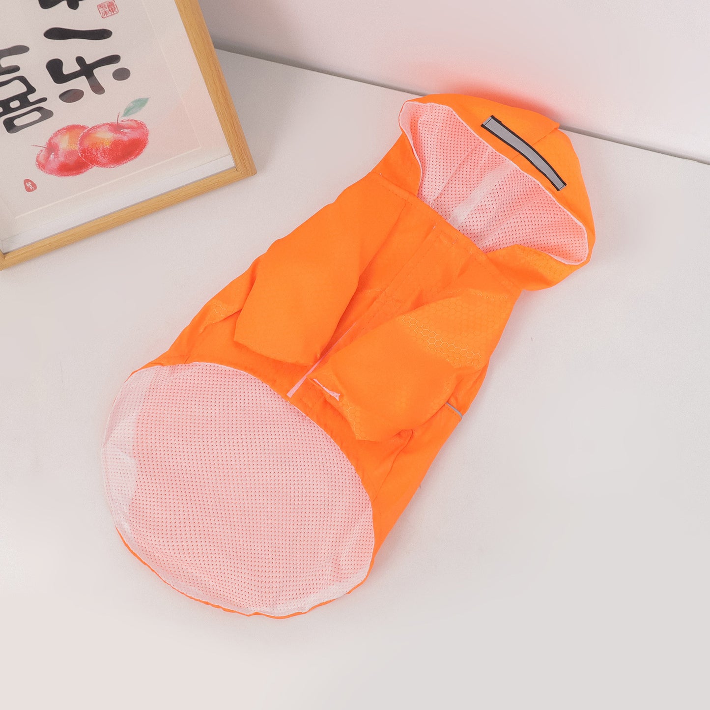 Wasserdichter und Reflektierender Regenmantel für Hunde und Katzen. Von FurLaati