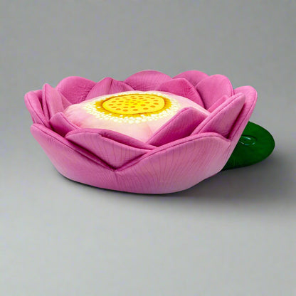 Lotus-Katzenbett aus Plüsch Von FurLaati