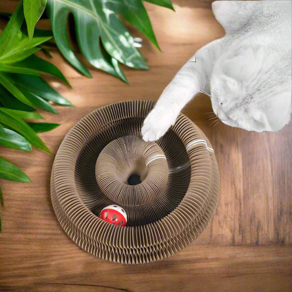 Formbarer Katzenkratzbaum von FurLaati mit Glockenball & Magnetverschluss